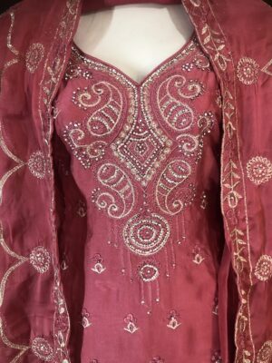 Gorgeous Shipon Slik Three-Piece - Image 5