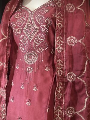 Gorgeous Shipon Slik Three-Piece - Image 3